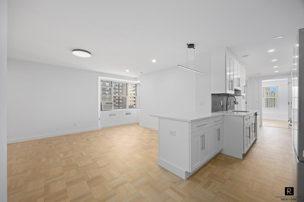 477 FDR Drive, Unit M1602 photo 3
