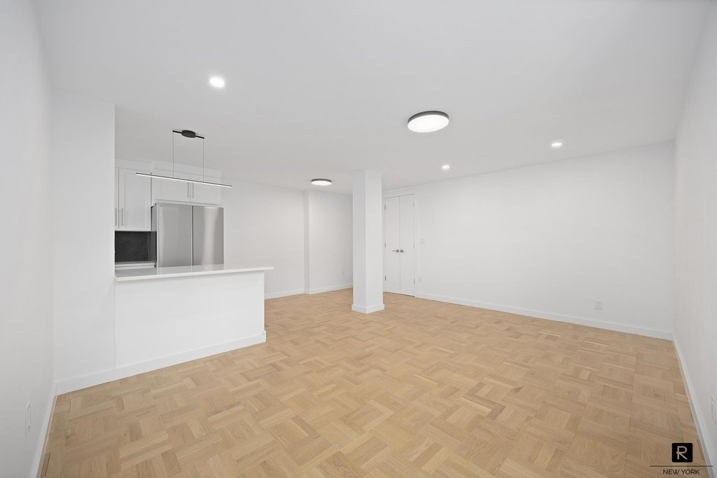 477 FDR Drive, Unit M1602 photo 4