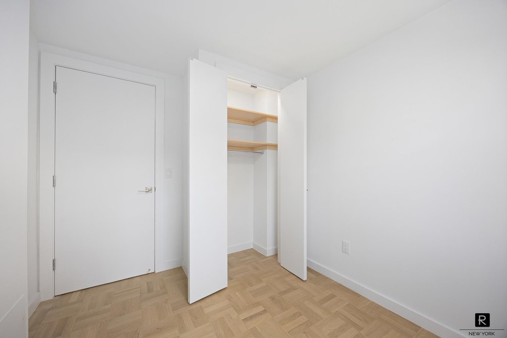 477 FDR Drive, Unit M1602 photo 14