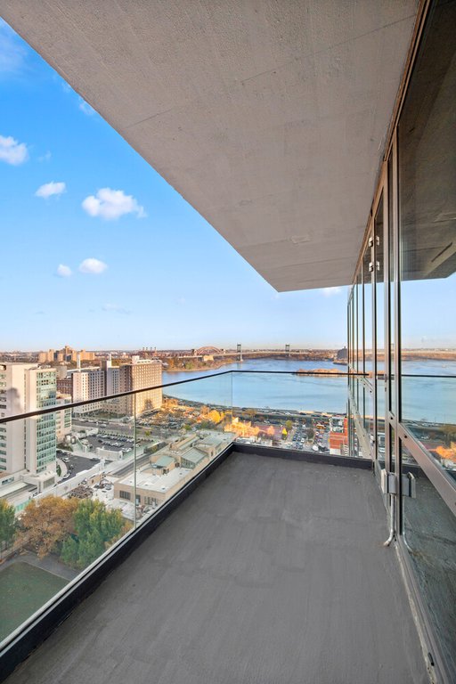 302 East 96th Street, Unit PENTHOUSE photo 5
