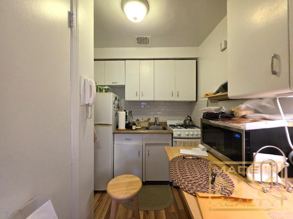 23 East 93rd Street, Unit 4A photo 3