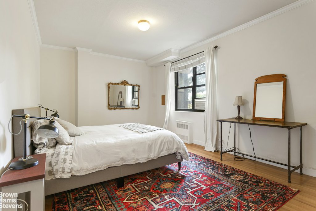 273 Bennett Avenue, Unit 2B photo 2