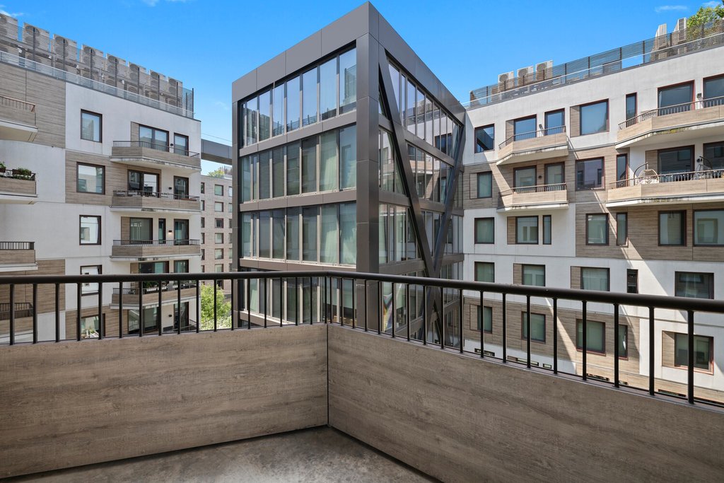 54 Noll Street, Unit 601 photo 2