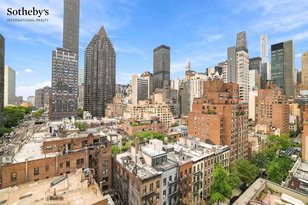 351 East 51st Street, Unit 11C photo 2