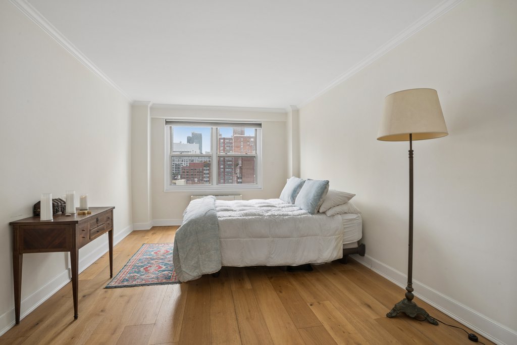 400 East 77th Street, Unit 11F photo 2