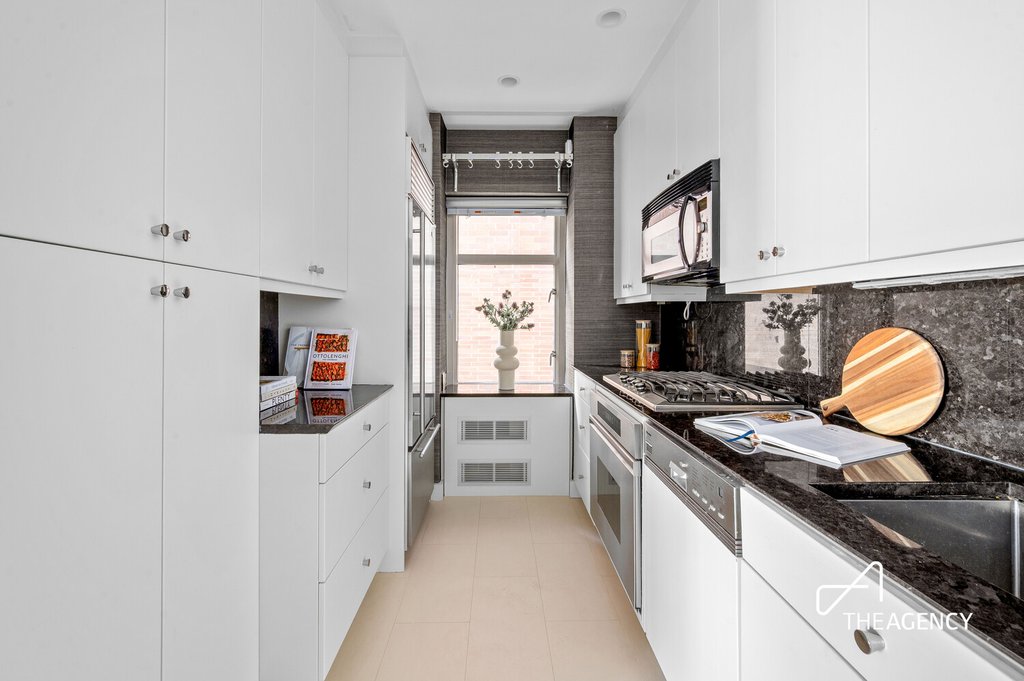 200 East 57th Street, Unit 12D photo 9