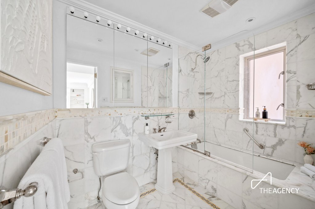 200 East 57th Street, Unit 12D photo 12