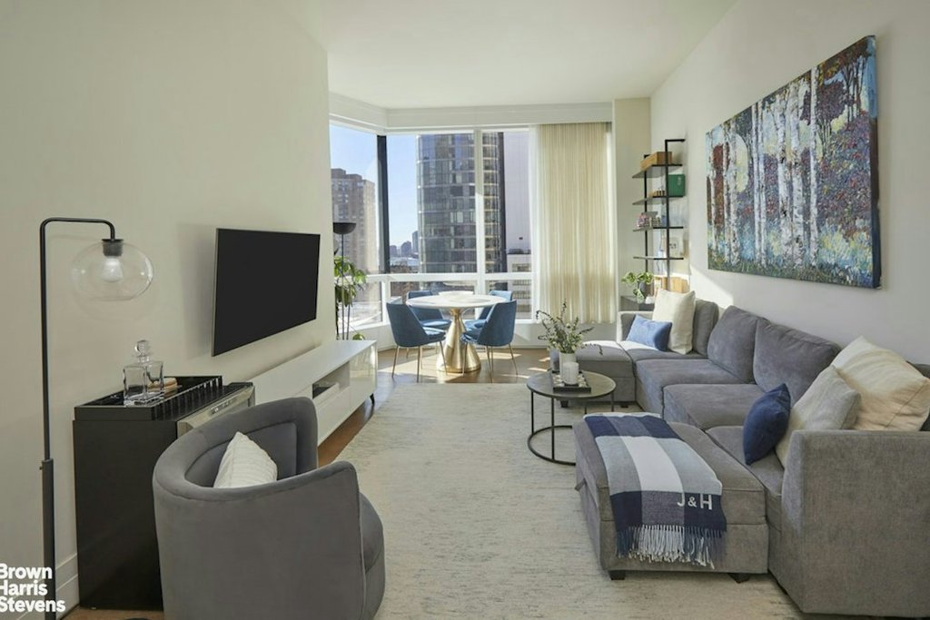 77 Greenwich Street, Unit 15B