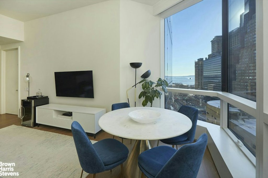 77 Greenwich Street, Unit 15B photo 2