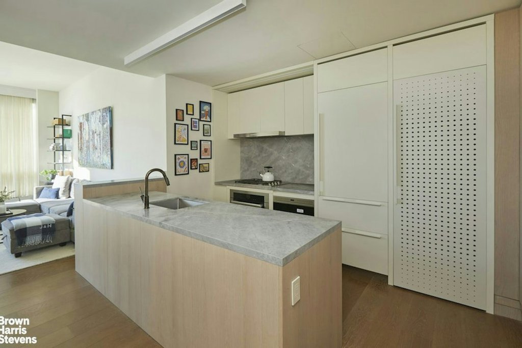 77 Greenwich Street, Unit 15B photo 6