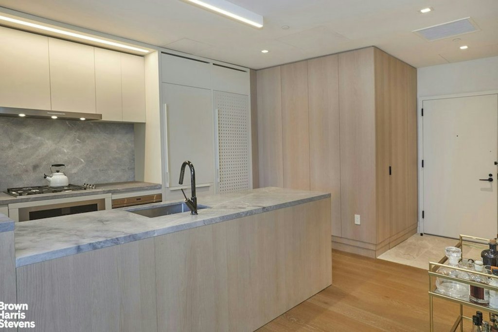 77 Greenwich Street, Unit 15B photo 7