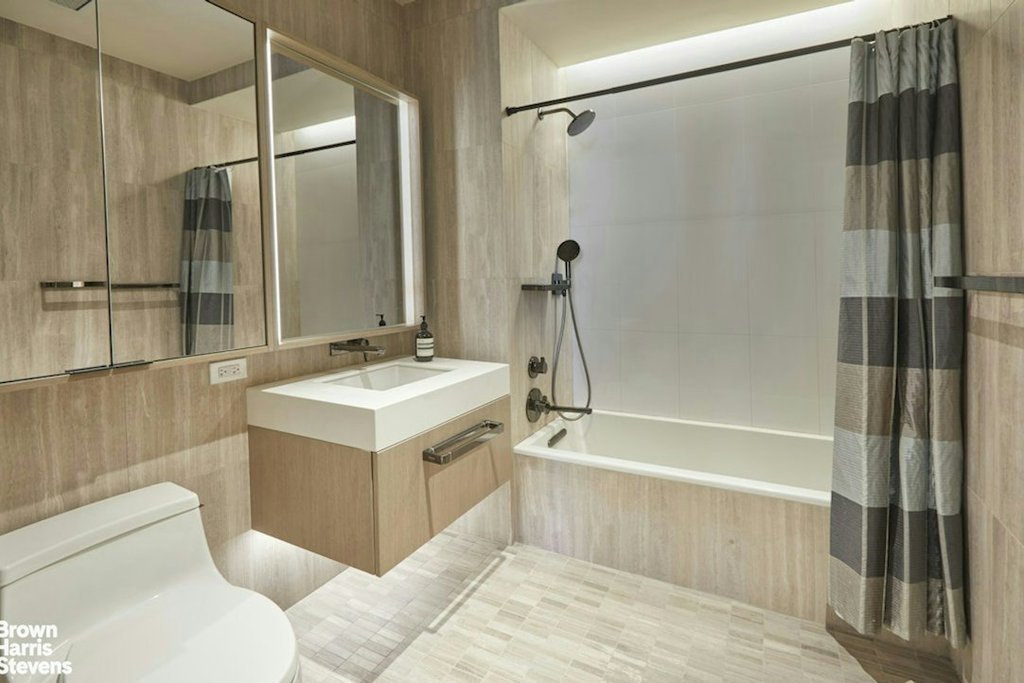 77 Greenwich Street, Unit 15B photo 9