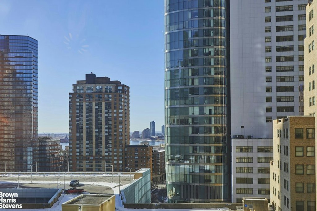 77 Greenwich Street, Unit 15B photo 13