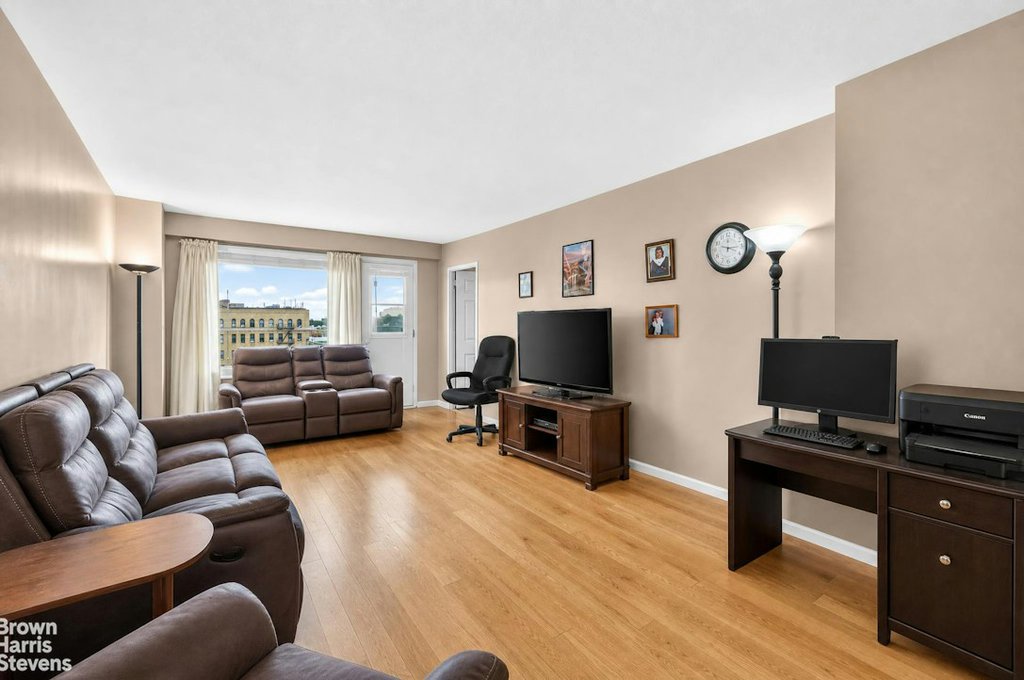 1020 Grand Concourse, Unit 10V photo 2