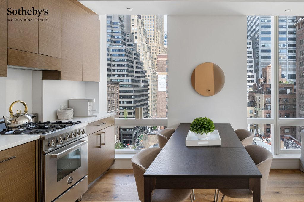 325 Lexington Avenue, Unit 11D photo 4