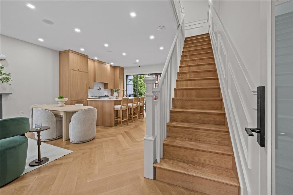131 Kane Street – For Sale photo 3