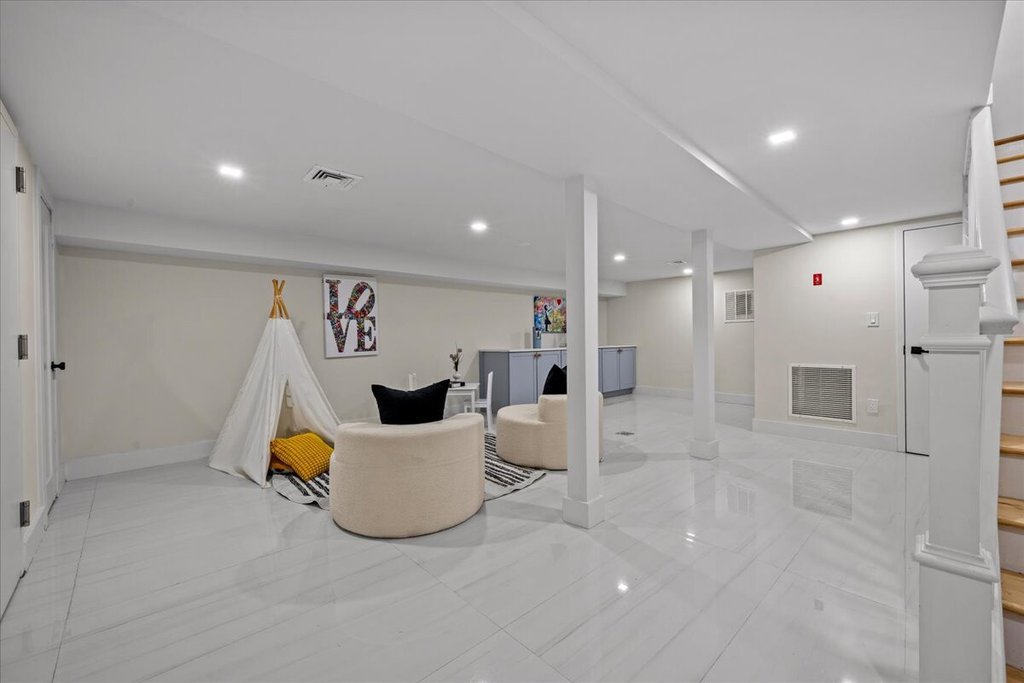 131 Kane Street – For Sale photo 33