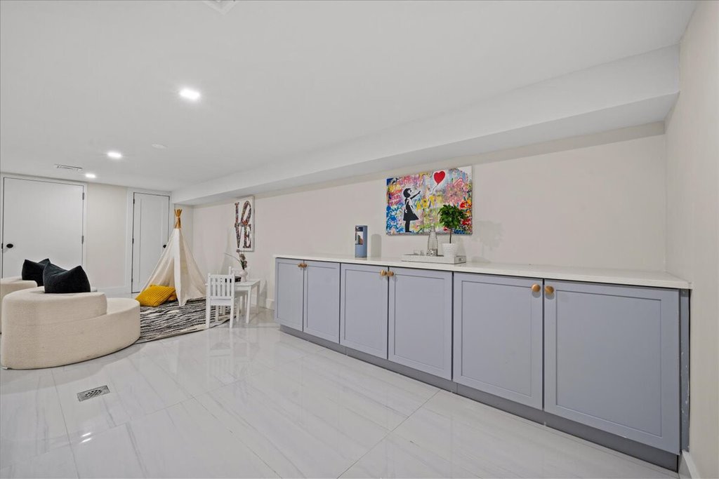 131 Kane Street – For Sale photo 34