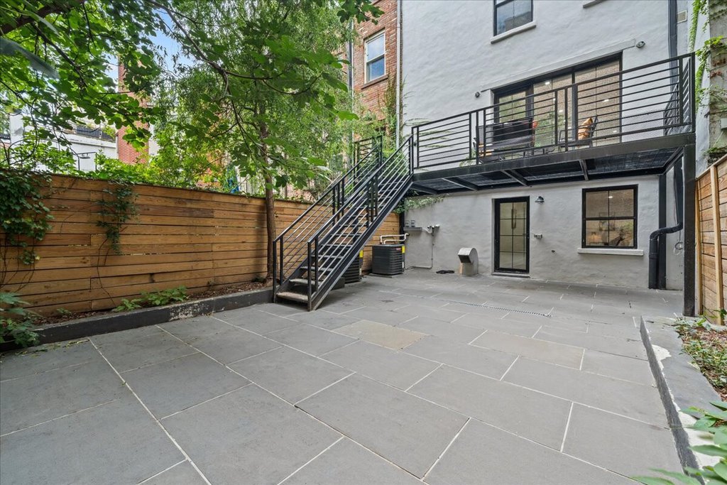 131 Kane Street – For Sale photo 37