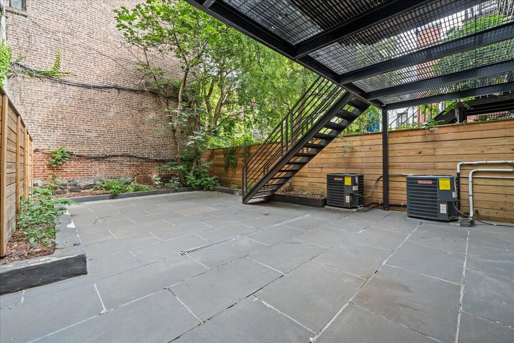 131 Kane Street – For Sale photo 38