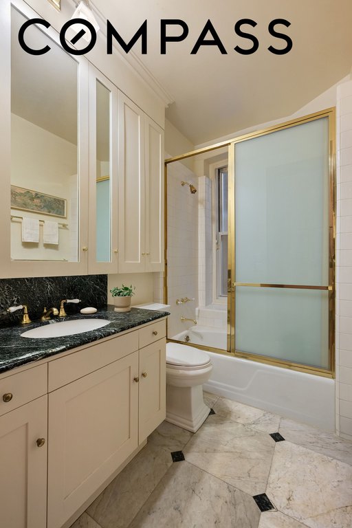 34 Gramercy Park East, Unit 8C photo 8