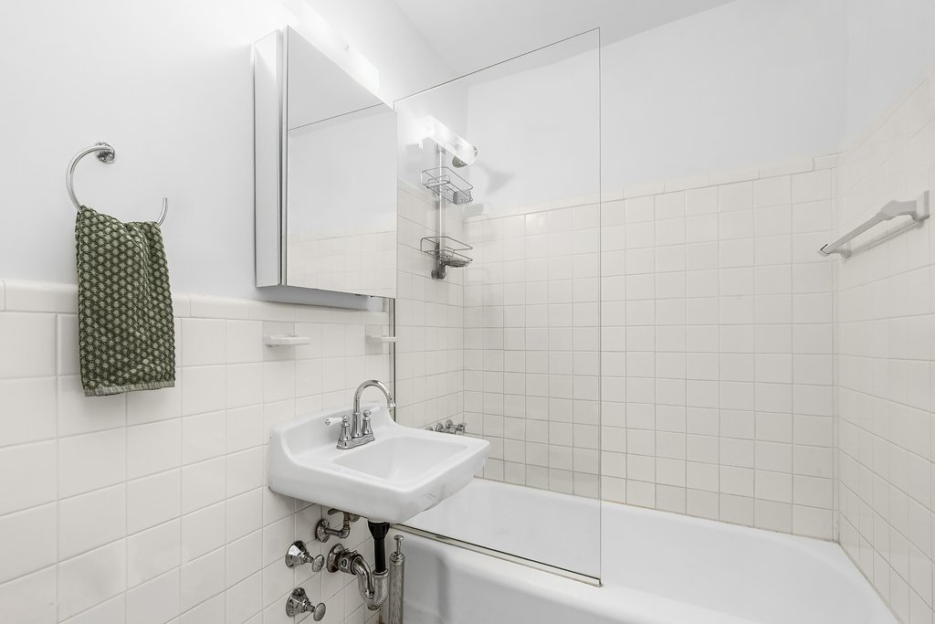 229 East 28th Street, Unit 5L photo 5