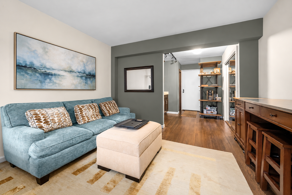 229 East 28th Street, Unit 5L photo 2