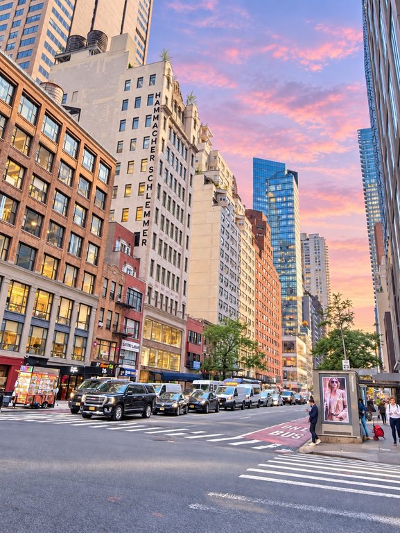 153 East 57th Street, Unit 21B photo 2