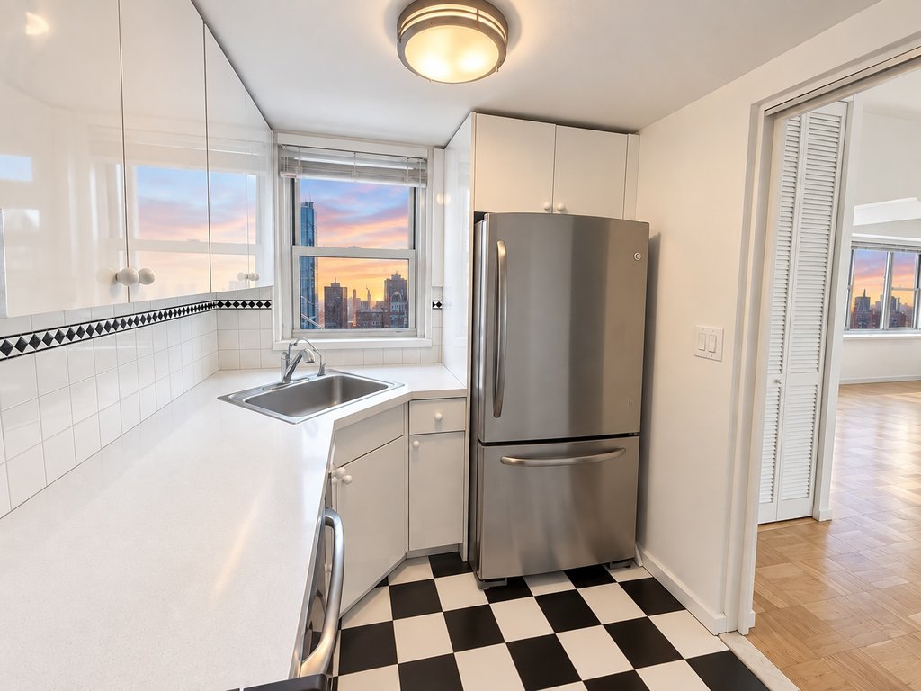 153 East 57th Street, Unit 21B photo 14