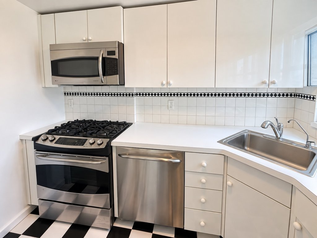 153 East 57th Street, Unit 21B photo 15