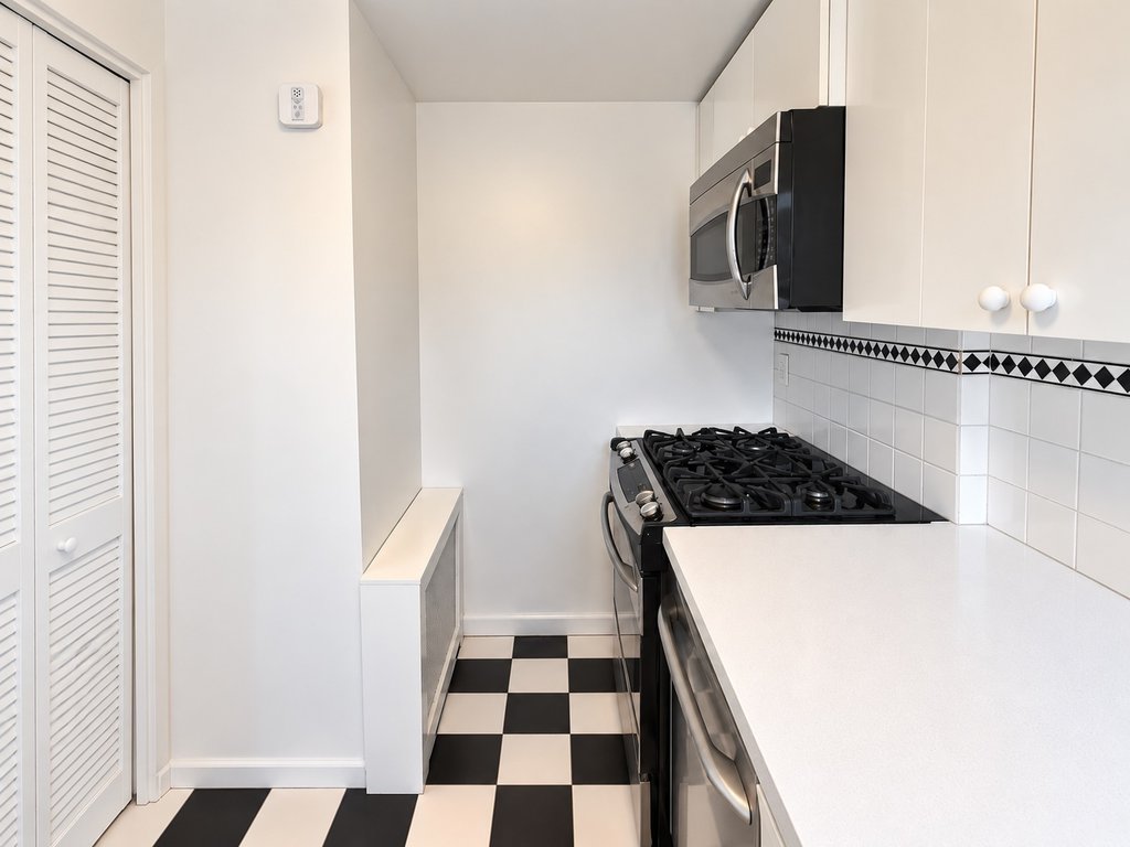 153 East 57th Street, Unit 21B photo 16