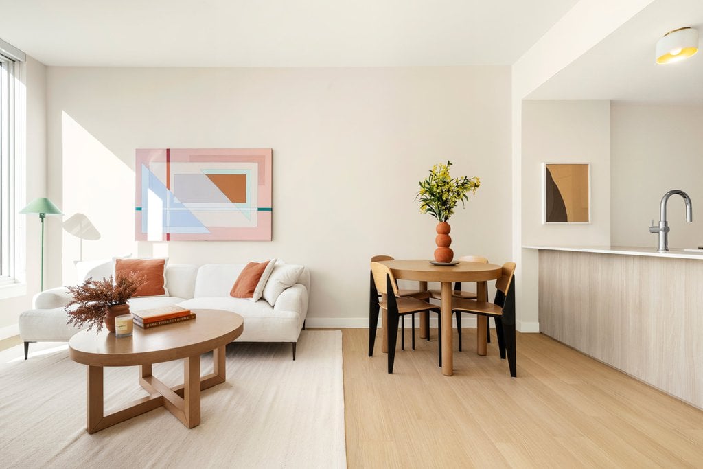 280 West 24th Street, Unit 5J