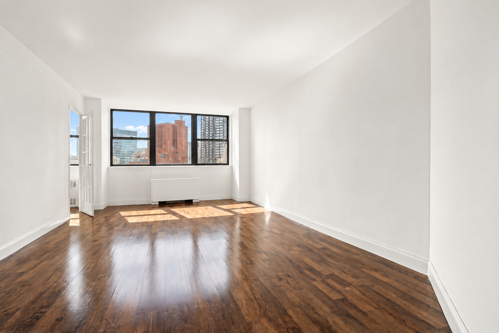 225 East 36th Street, Unit 16H photo 4