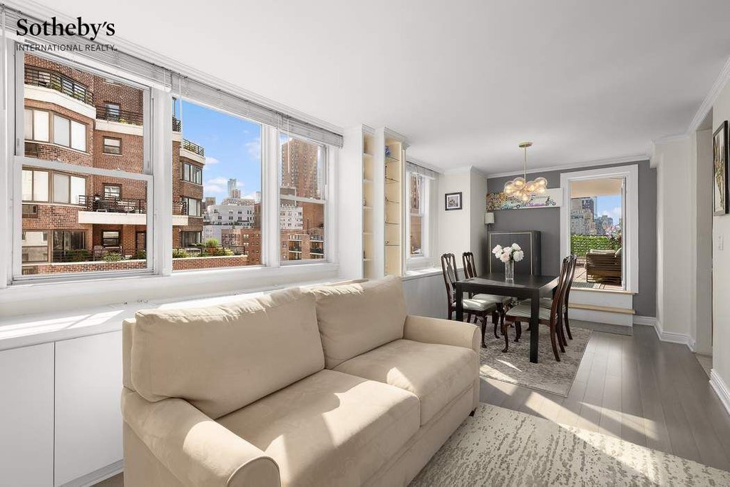 201 East 36th Street, Unit 16B photo 2