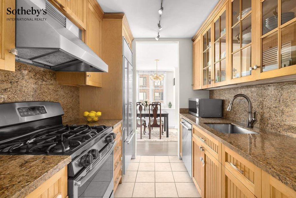 201 East 36th Street, Unit 16B photo 4