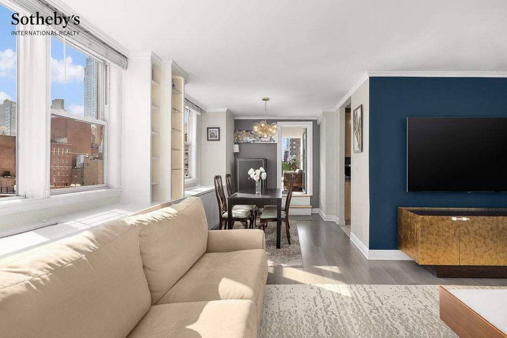 201 East 36th Street, Unit 16B photo 5
