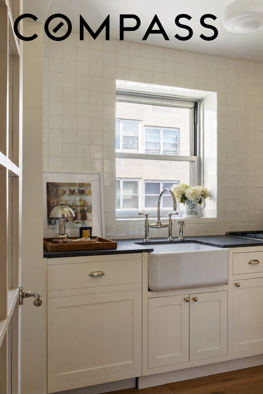 11 Fifth Avenue, Unit 10C photo 4