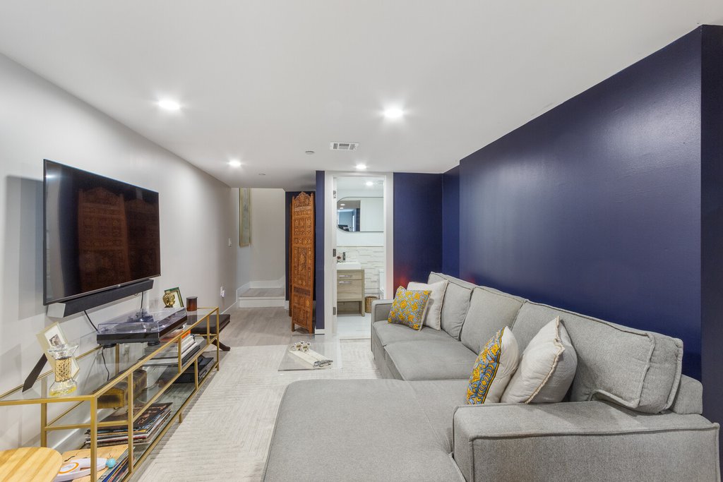 573 Gates Avenue, Unit 1R photo 2