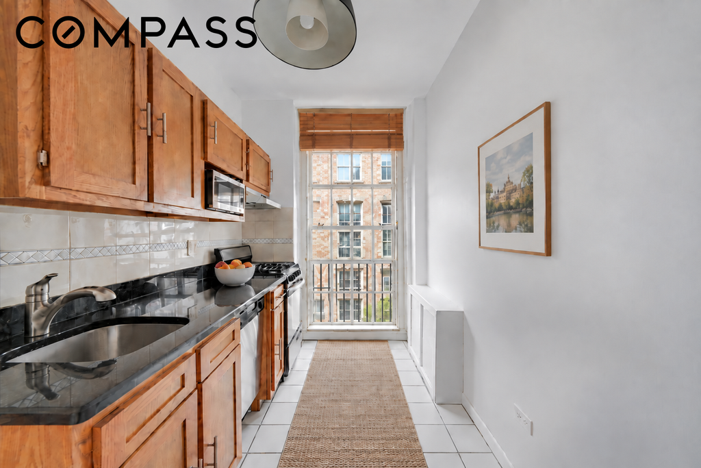 509 East 77th Street, Unit 5G photo 9
