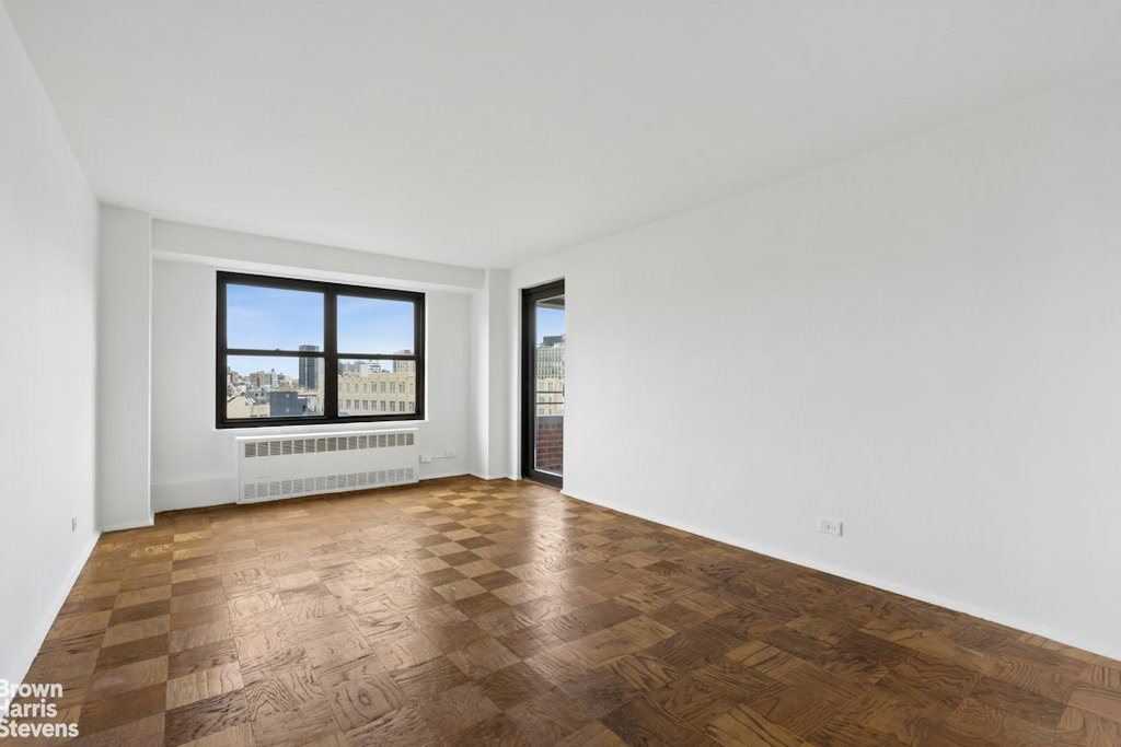 385 Grand Street, Unit L1108 photo 2