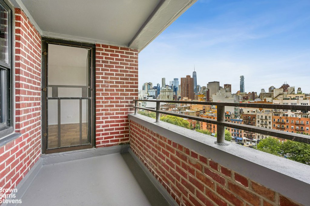 385 Grand Street, Unit L1108 photo 5