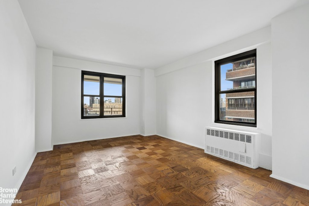 385 Grand Street, Unit L1108 photo 7