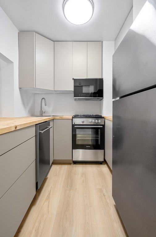 315 East 65th Street, Unit APT8K photo 5