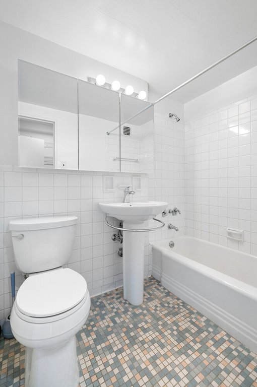 315 East 65th Street, Unit APT8K photo 10