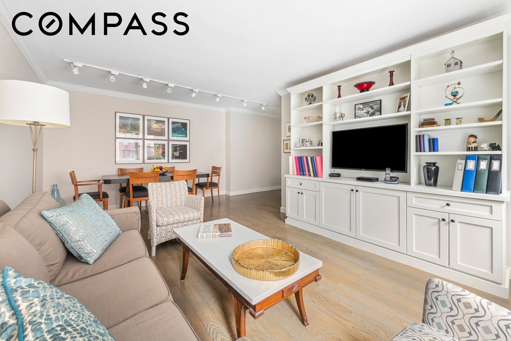 174 East 74th Street, Unit 3D photo 3