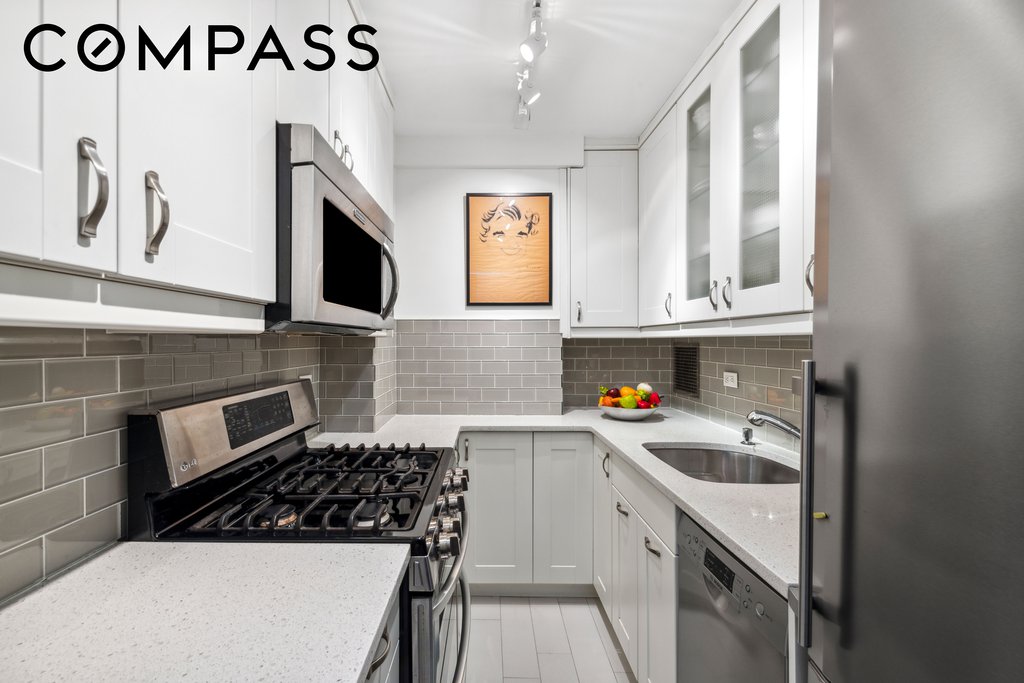 174 East 74th Street, Unit 3D photo 5