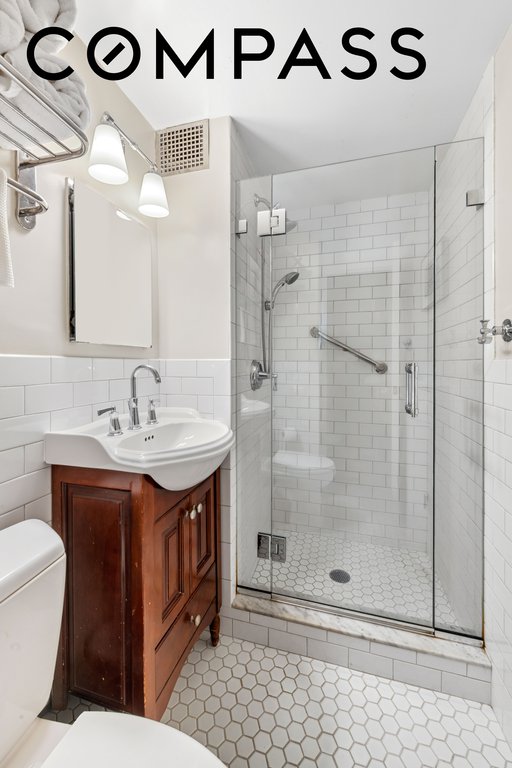 174 East 74th Street, Unit 3D photo 10