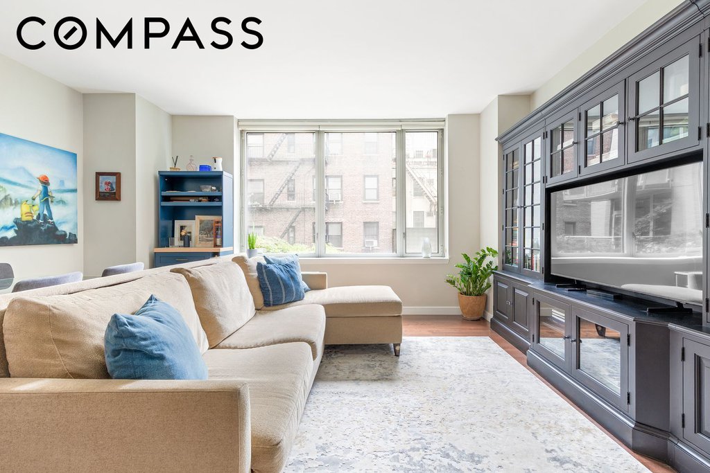 225 East 34th Street, Unit 3K