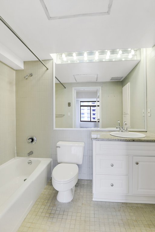 400 East 70th Street, Unit 1607 photo 5