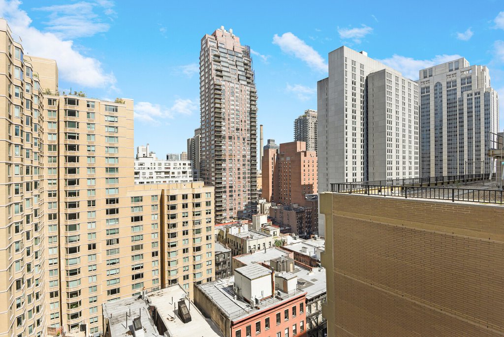 400 East 70th Street, Unit 1607 photo 7